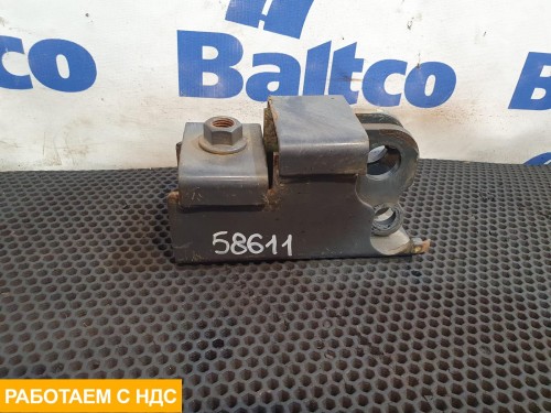 Кронштейн переднего бампера правый