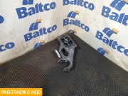 Опора переднего амортизатора левая