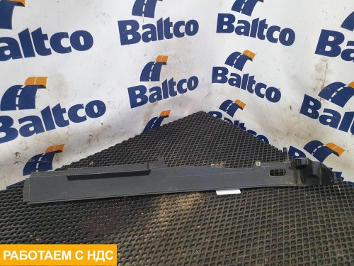 Накладка стойки левая