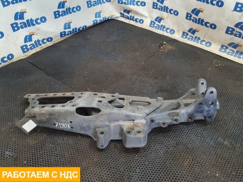 Кронштейн усилителя переднего бампера правый