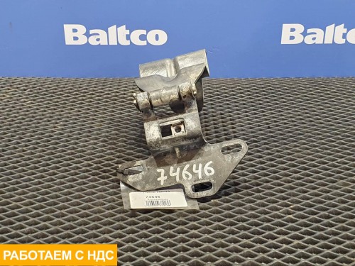 Петля капота